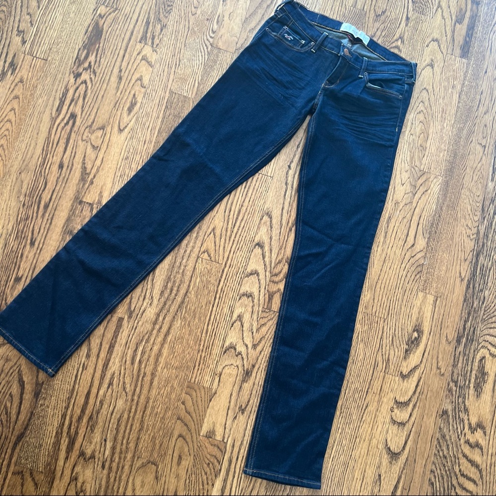 Hollister dark wash straight/skinny jeans